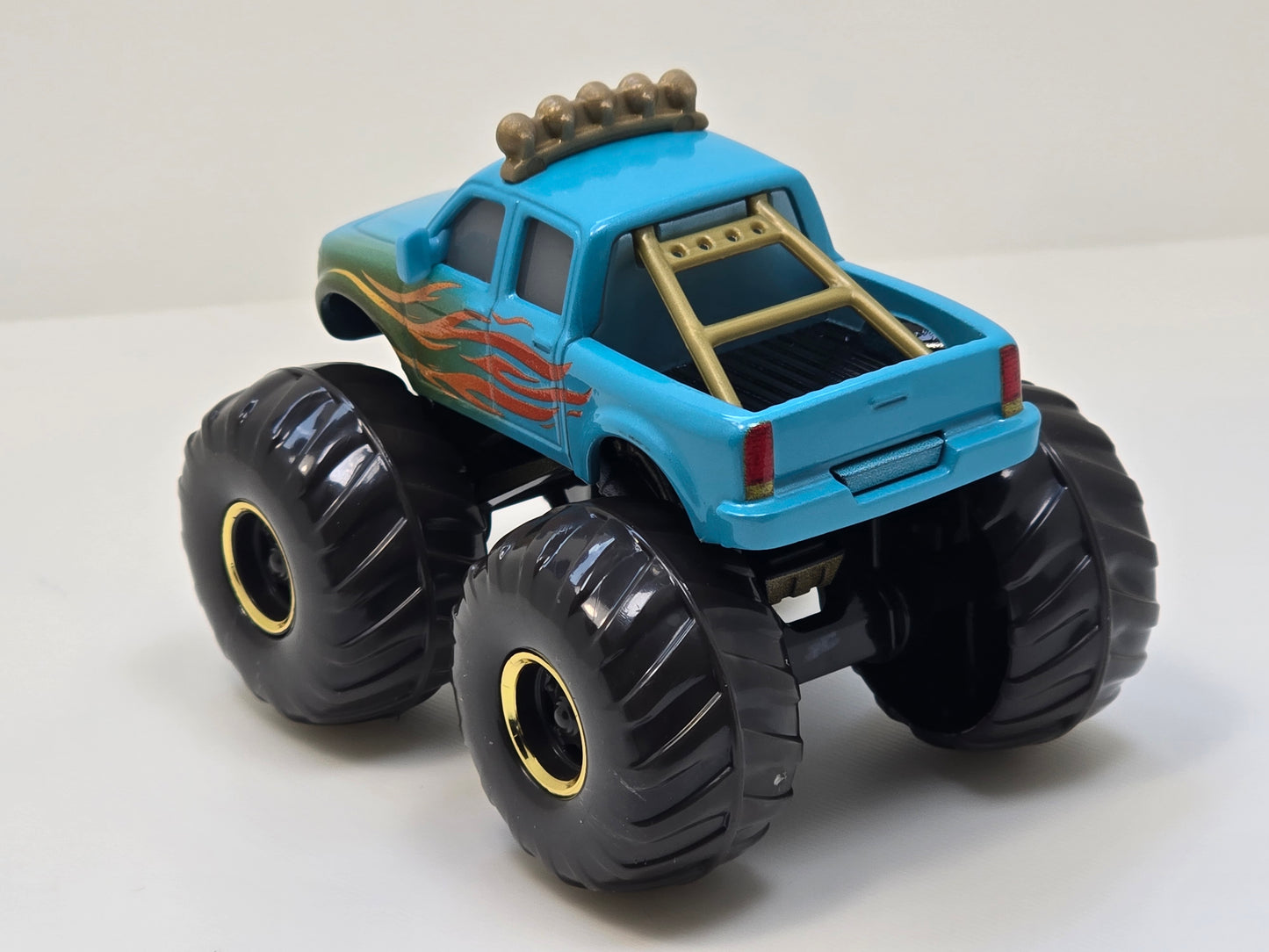DISNEY PIXAR CARS - ON THE ROAD - IVY - MONSTER TRUCK