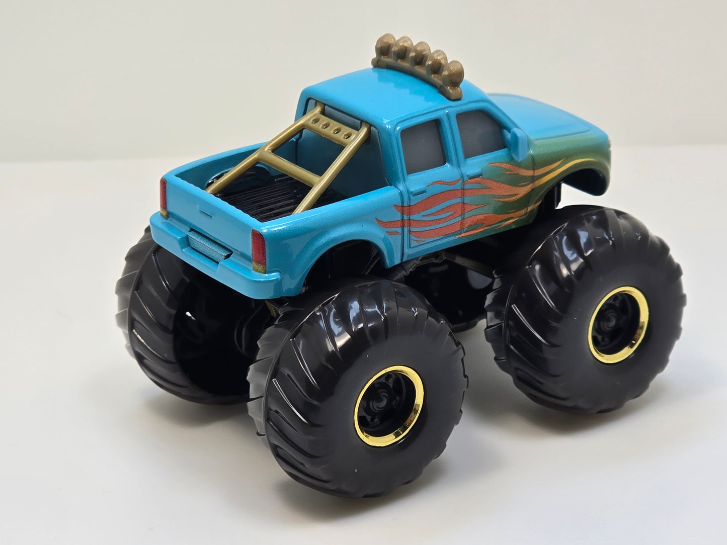 DISNEY PIXAR CARS - ON THE ROAD - IVY - MONSTER TRUCK
