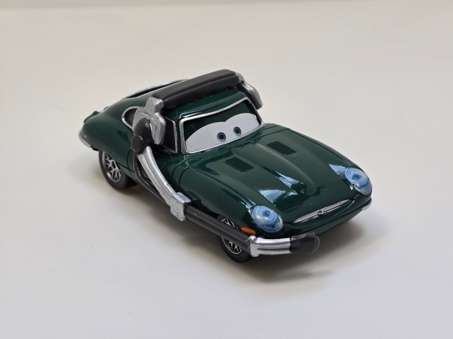 DISNEY PIXAR CARS - DAVID HOBBSCAP with HEADSET - NIGEL GEARSLEY's CREW CHIEF - PRE OWNED