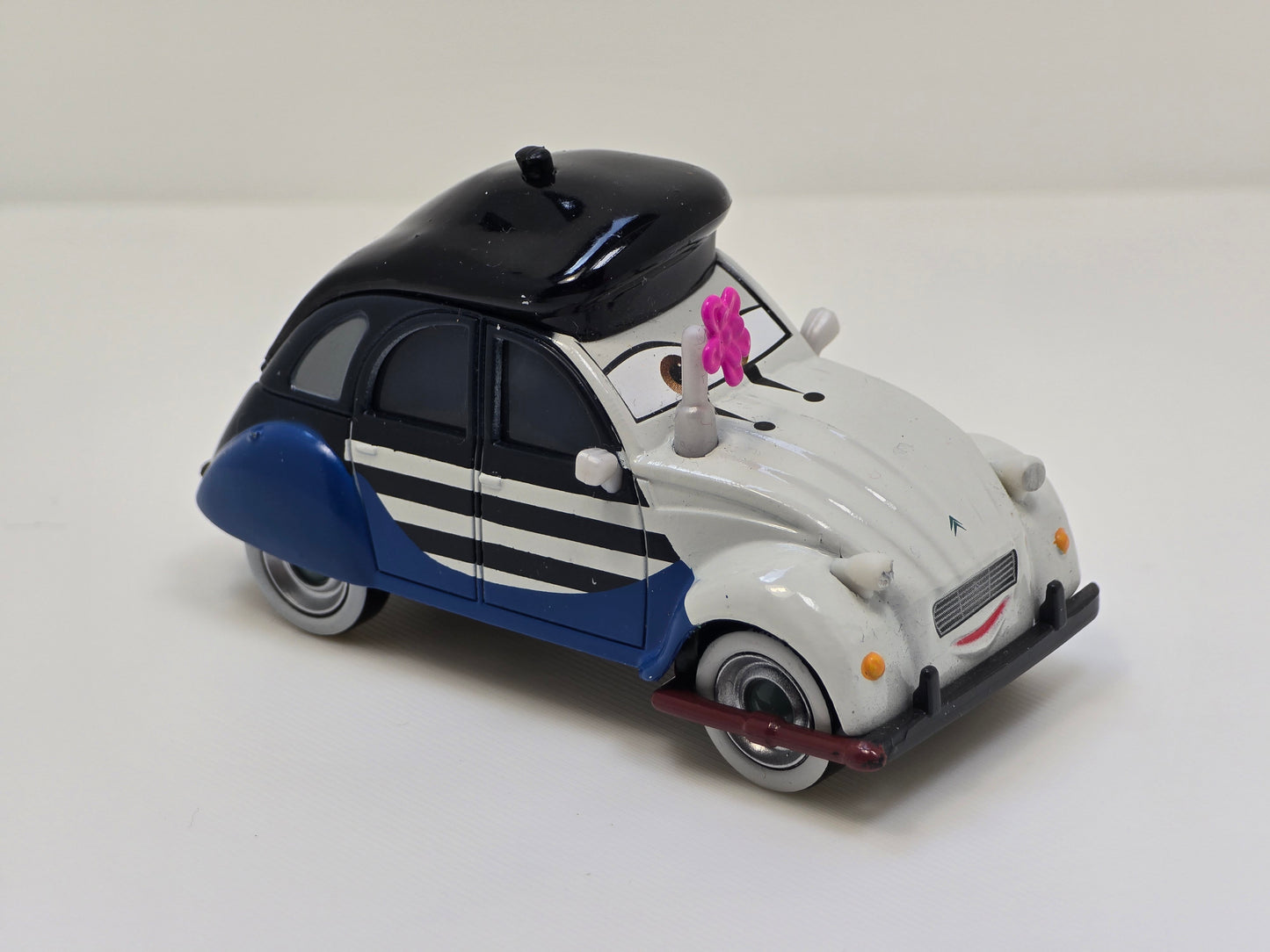 DISNEY PIXAR CARS - LOUIS LaRUE - PARIS MIME ARTISTE - PRE OWNED