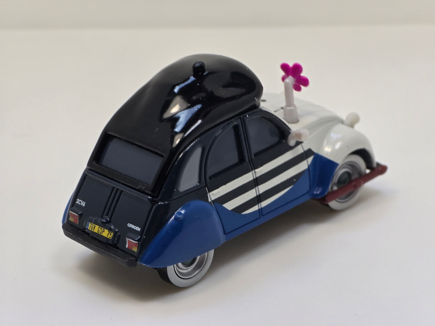 DISNEY PIXAR CARS - LOUIS LaRUE - PARIS MIME ARTISTE - PRE OWNED