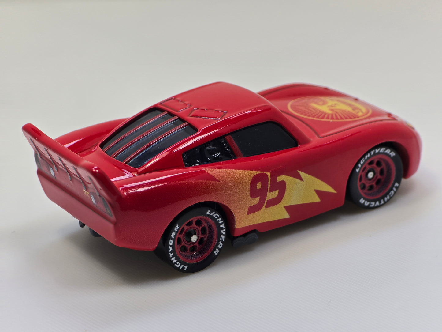 DISNEY PIXAR CARS - ROAD TRIP LIGHTNING MCQUEEN - ON THE ROAD SERIES