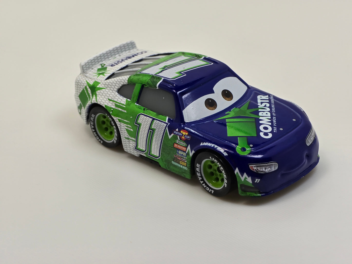 DISNEY PIXAR CARS - CHIP GEARINGS #11 - COMBUSTR