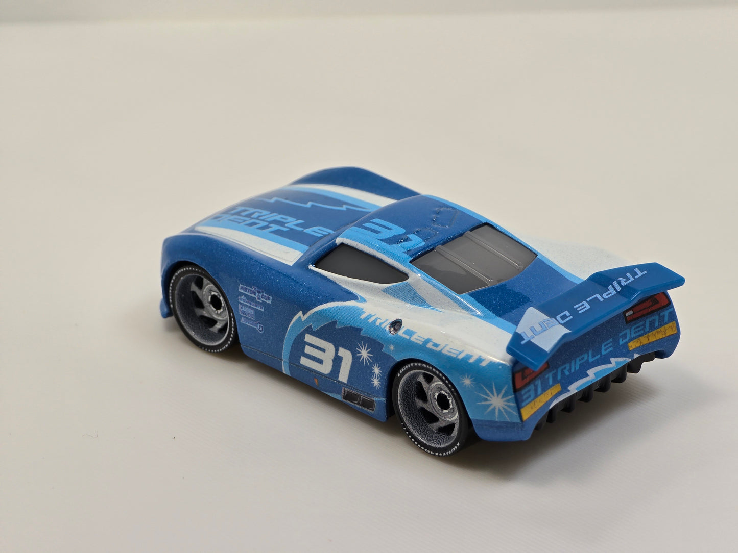 DISNEY PIXAR CARS - CAM SPINNER #31 - " TRIPLE DENT " NEXT GEN