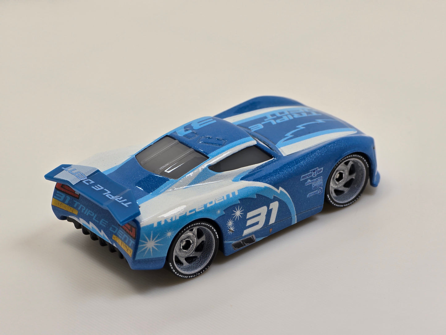 DISNEY PIXAR CARS - CAM SPINNER #31 - " TRIPLE DENT " NEXT GEN