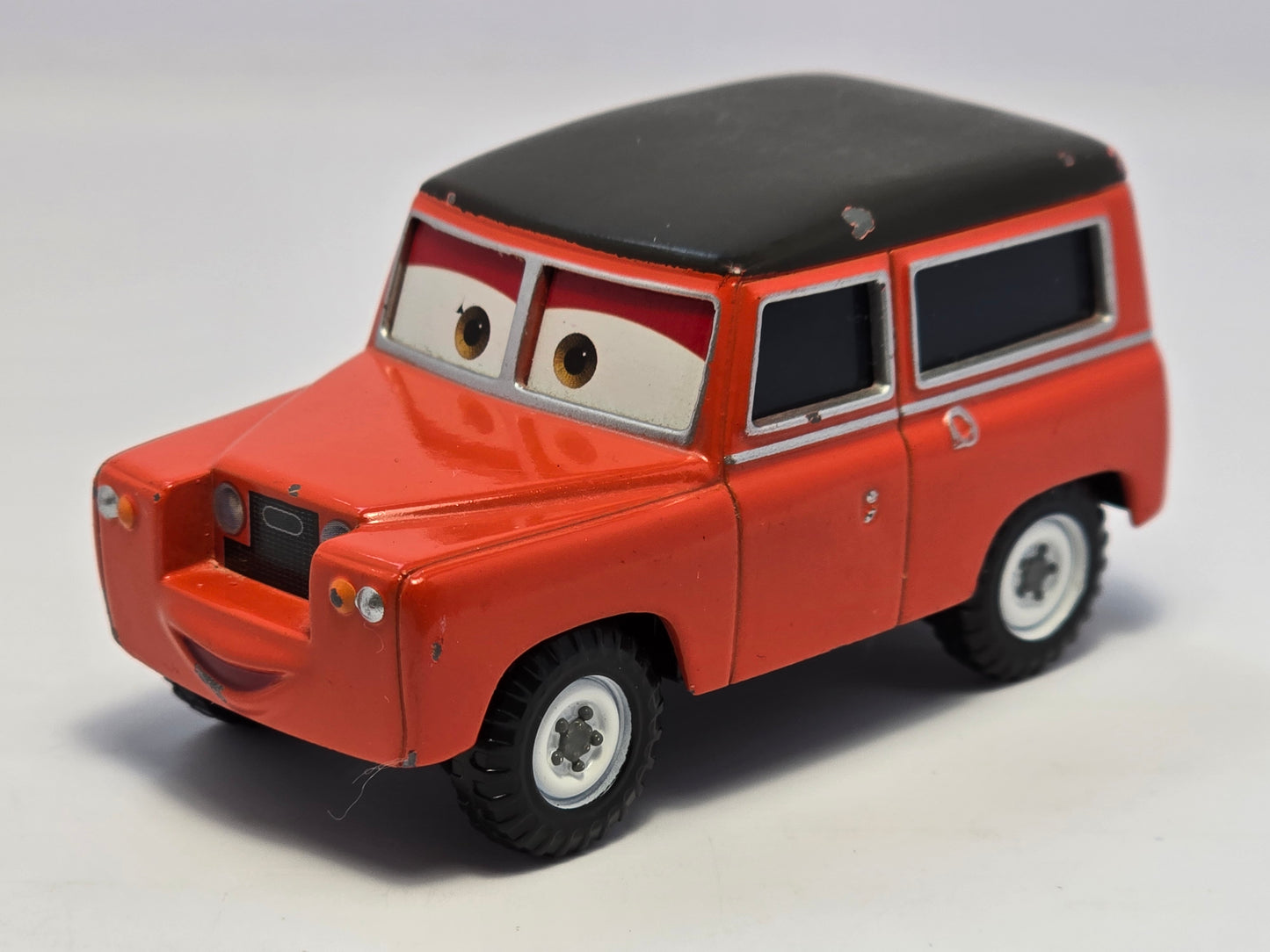 DISNEY PIXAR CARS - MAURICE WHEELKS - LAND ROVER - PRE OWNED