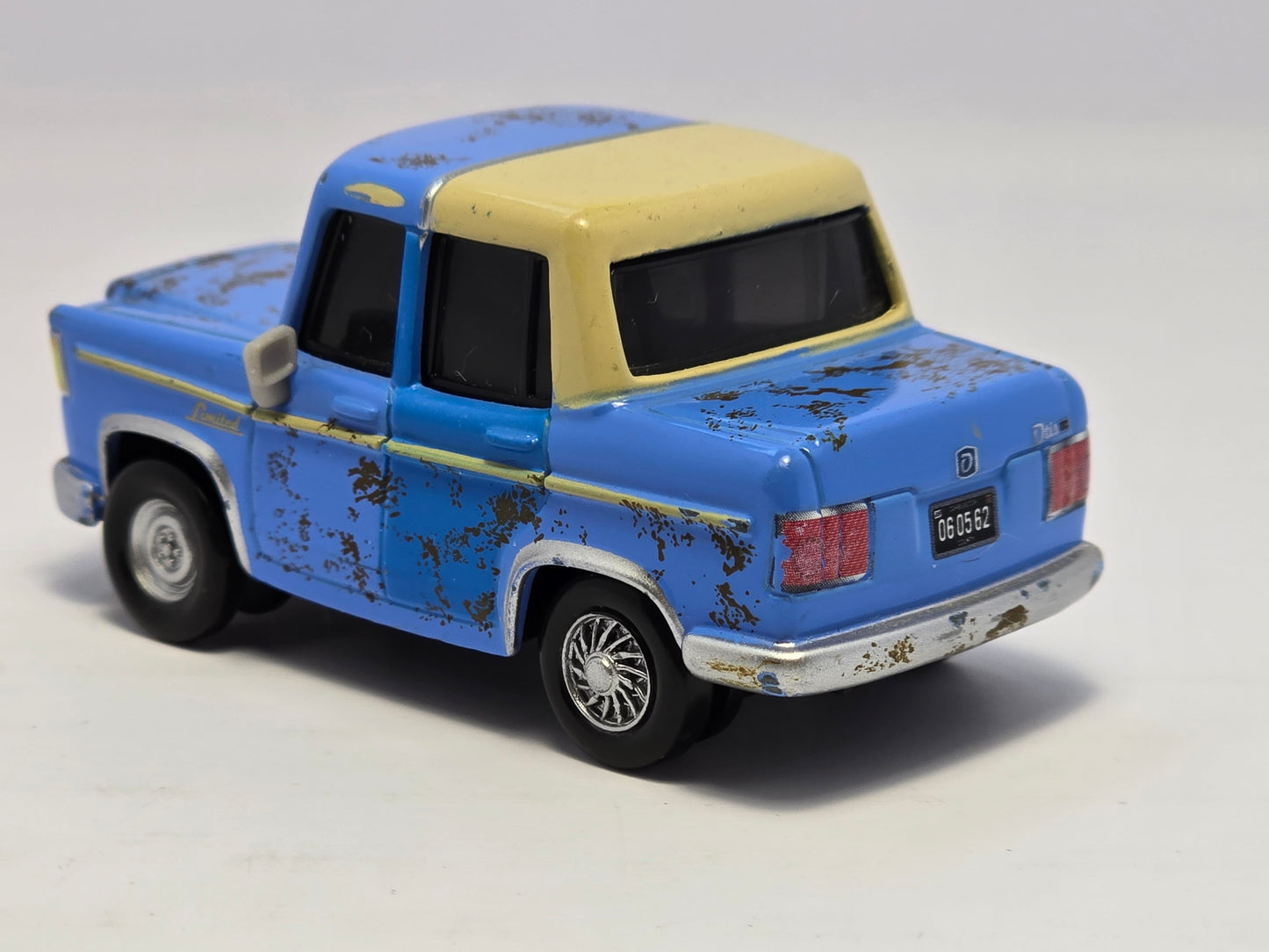 DISNEY PIXAR CARS 2 - OTIS - PRE OWNED