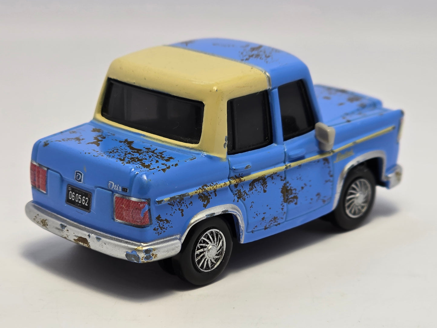 DISNEY PIXAR CARS 2 - OTIS - PRE OWNED