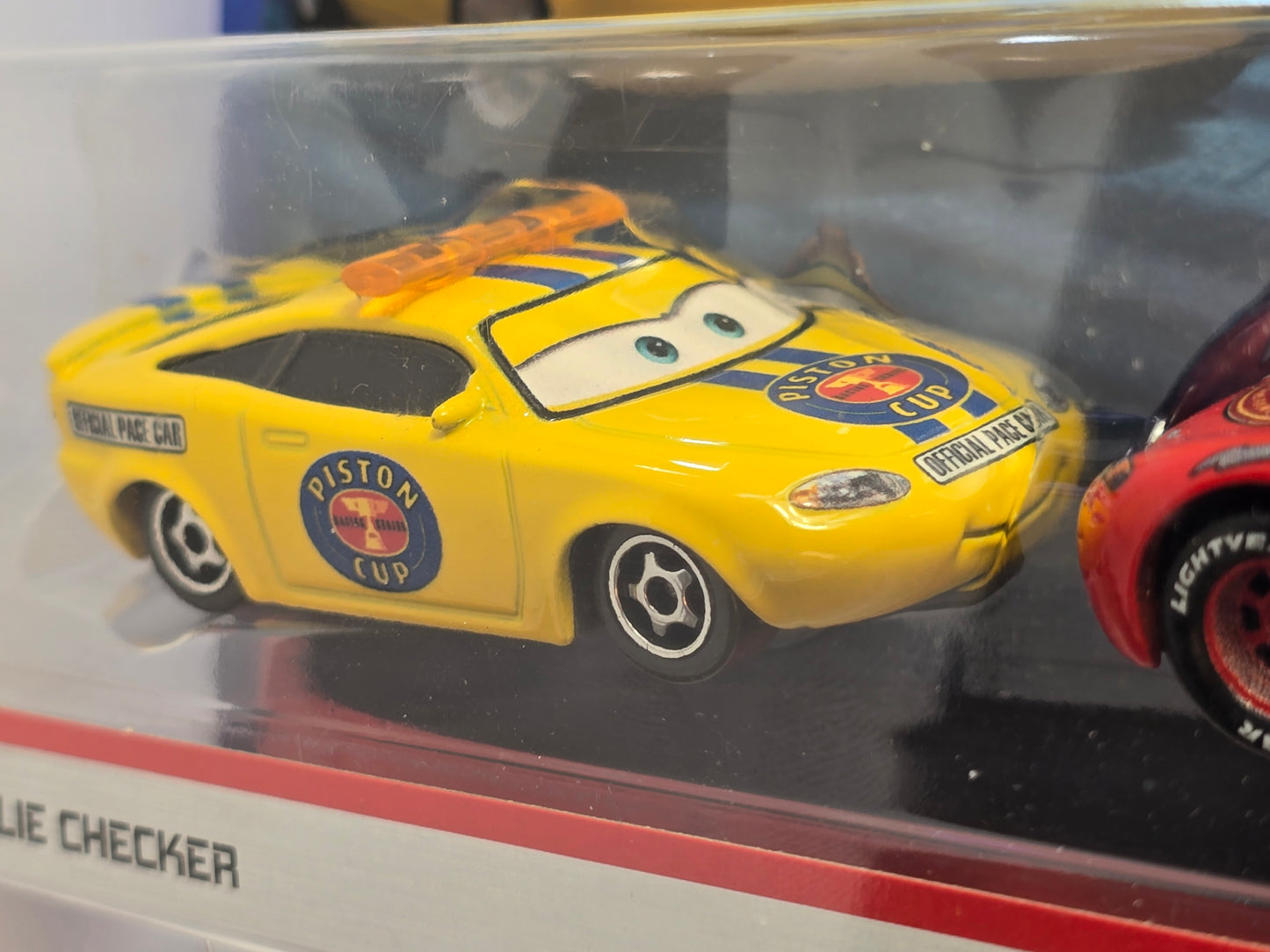 DISNEY PIXAR CARS - CHARLIE CHECKER & LIGHTNING McQUEEN - DINOCO 400 - TWIN PACK