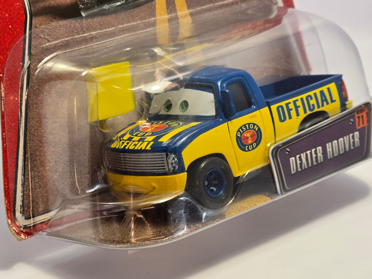 DISNEY PIXAR CARS - DEXTER HOOVER with YELLOW FLAG - 2008