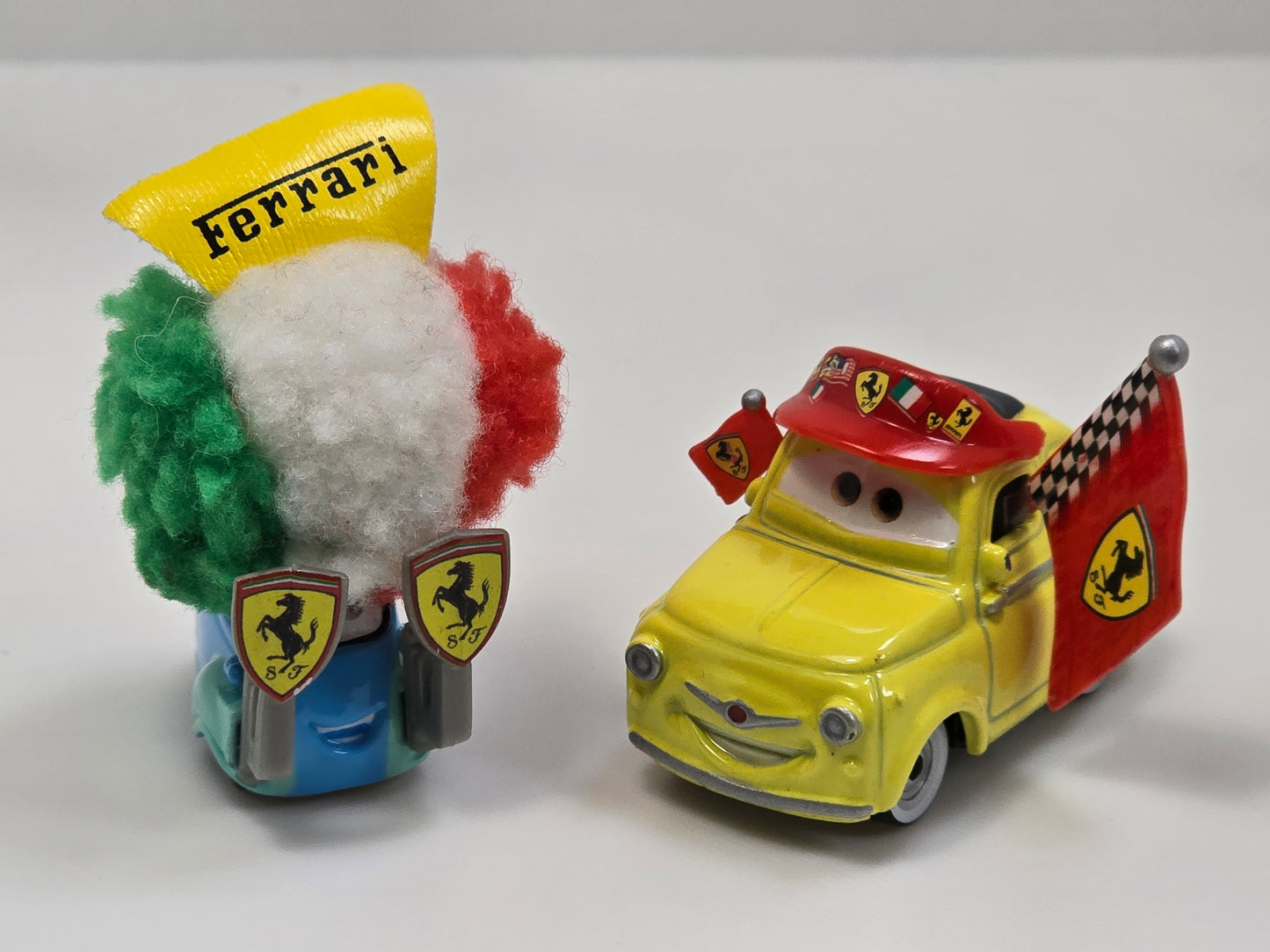 DISNEY PIXAR CARS - LUIGI & GUIDO FERRARI FANS - PRE OWNED