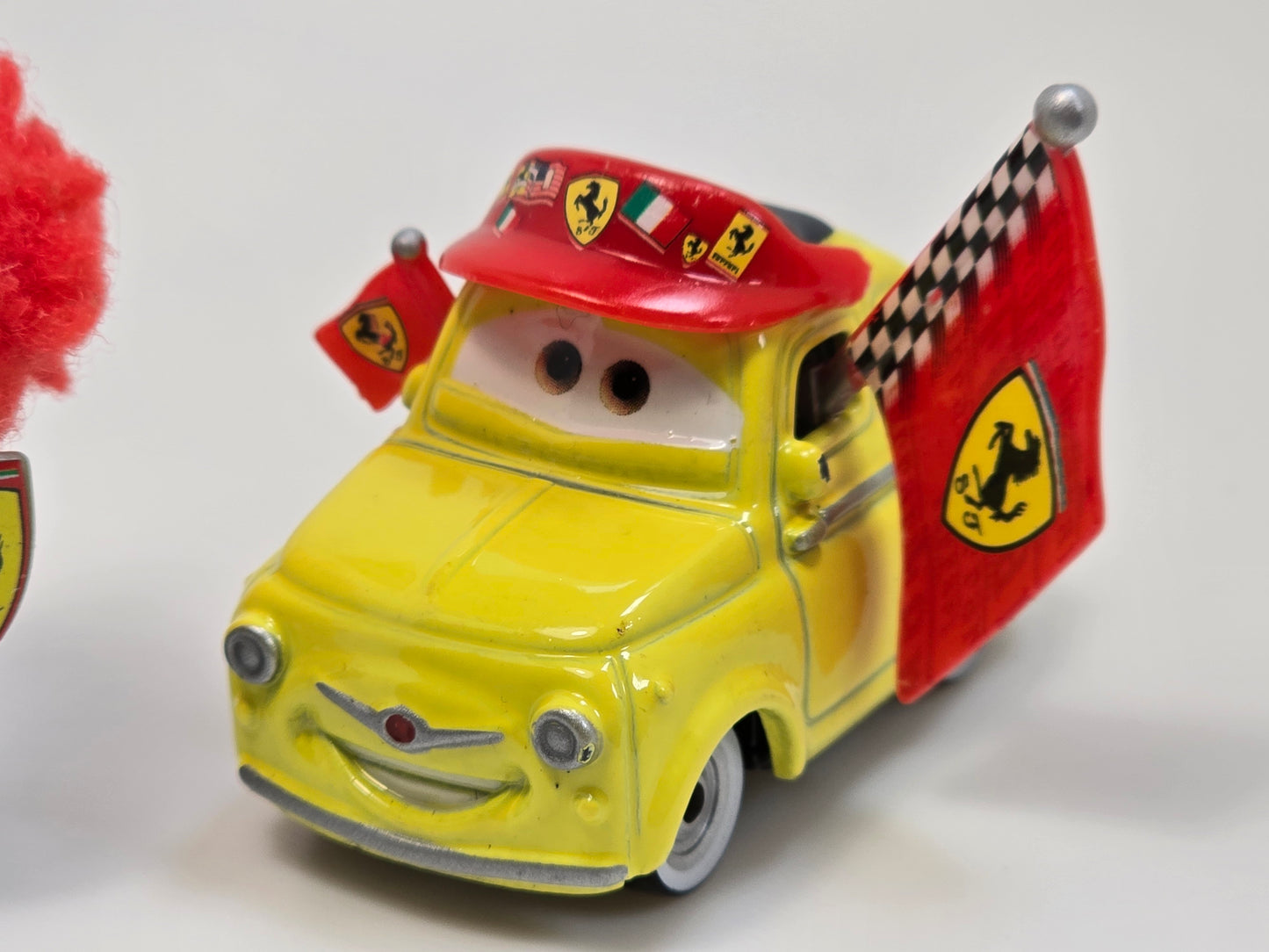 DISNEY PIXAR CARS - LUIGI & GUIDO FERRARI FANS - PRE OWNED