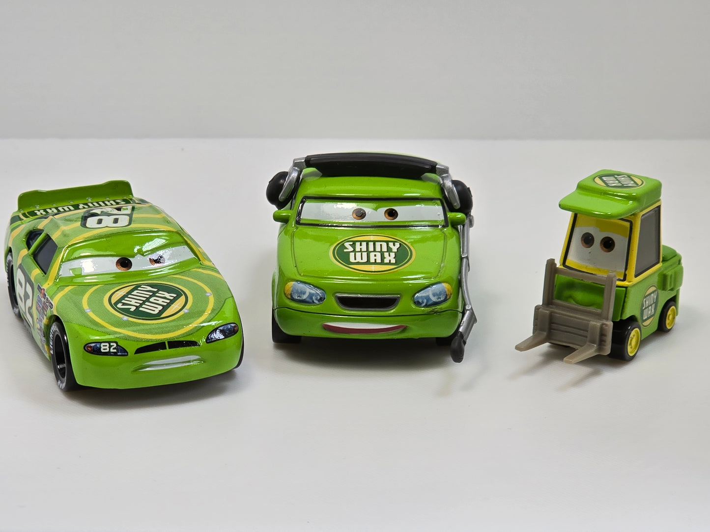 DISNEY PIXAR CARS - SHINY WAX RACE TEAM - PRE OWNED