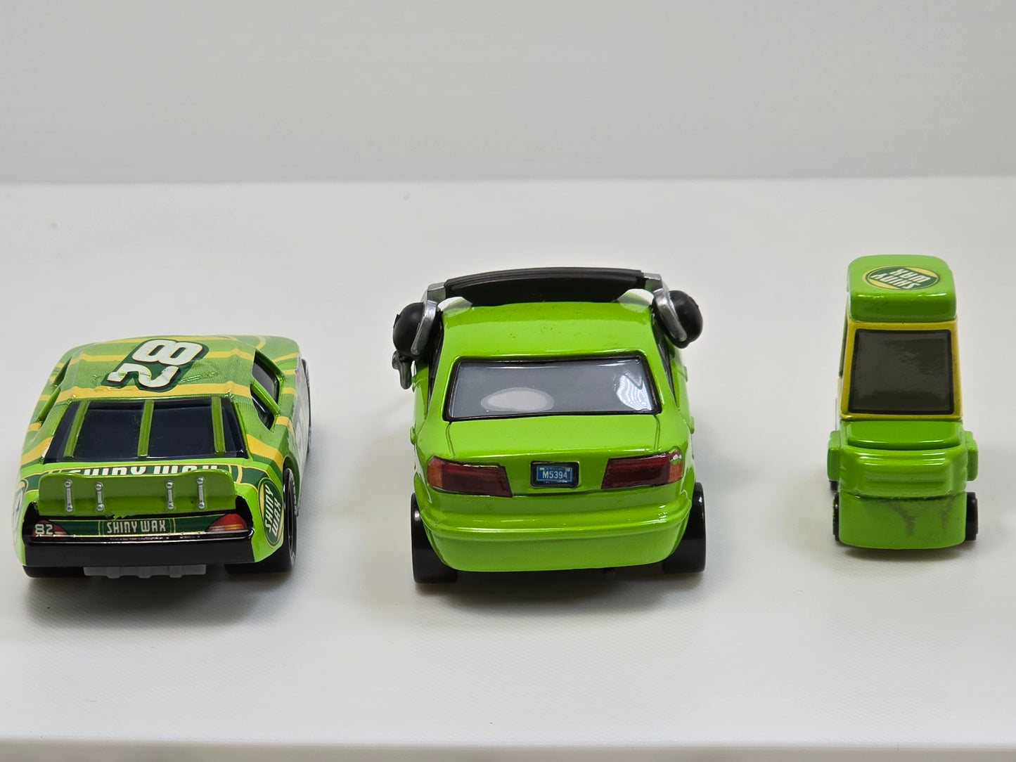 DISNEY PIXAR CARS - SHINY WAX RACE TEAM - PRE OWNED
