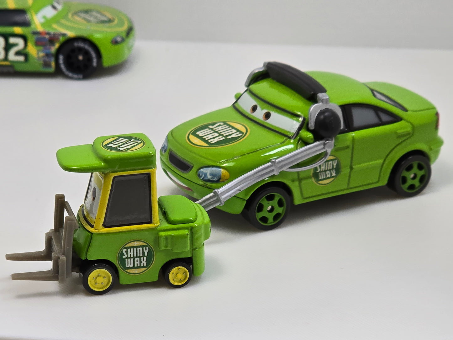 DISNEY PIXAR CARS - SHINY WAX RACE TEAM - PRE OWNED