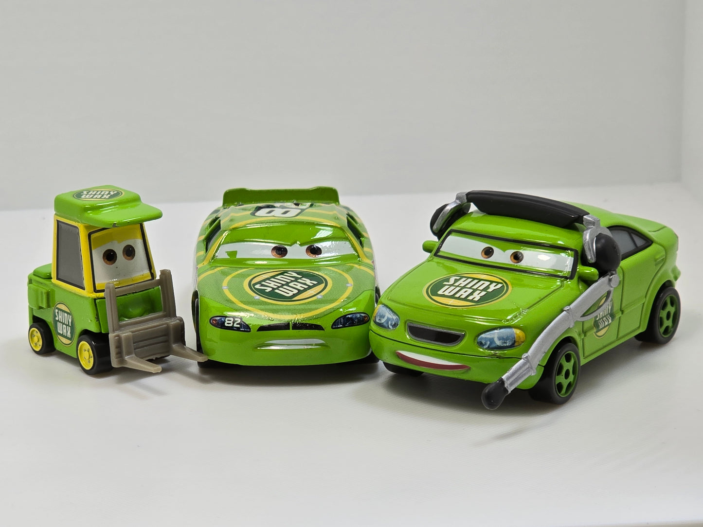 DISNEY PIXAR CARS - SHINY WAX RACE TEAM - PRE OWNED