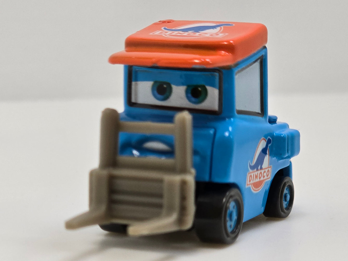 DISNEY PIXAR CARS - LUKE PETTLEWORK - DINOCO PITTY - PRE OWNED