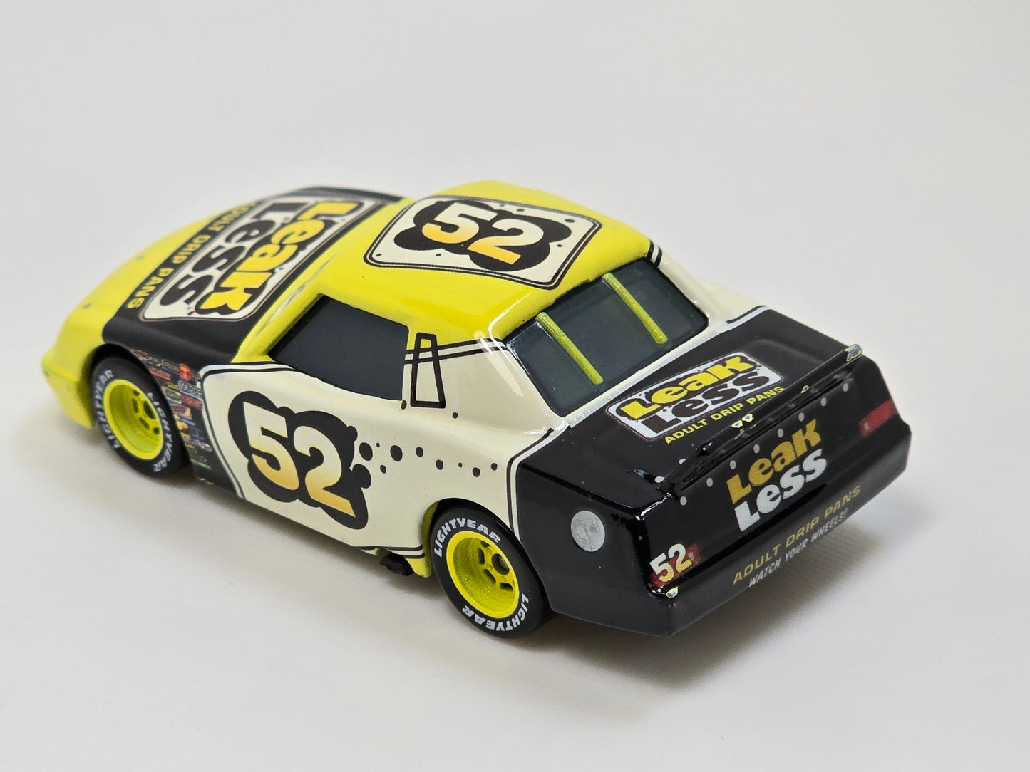 DISNEY PIXAR CARS - CLAUDE SCRUGGS - LEAK LESS #52 - PRE OWNED