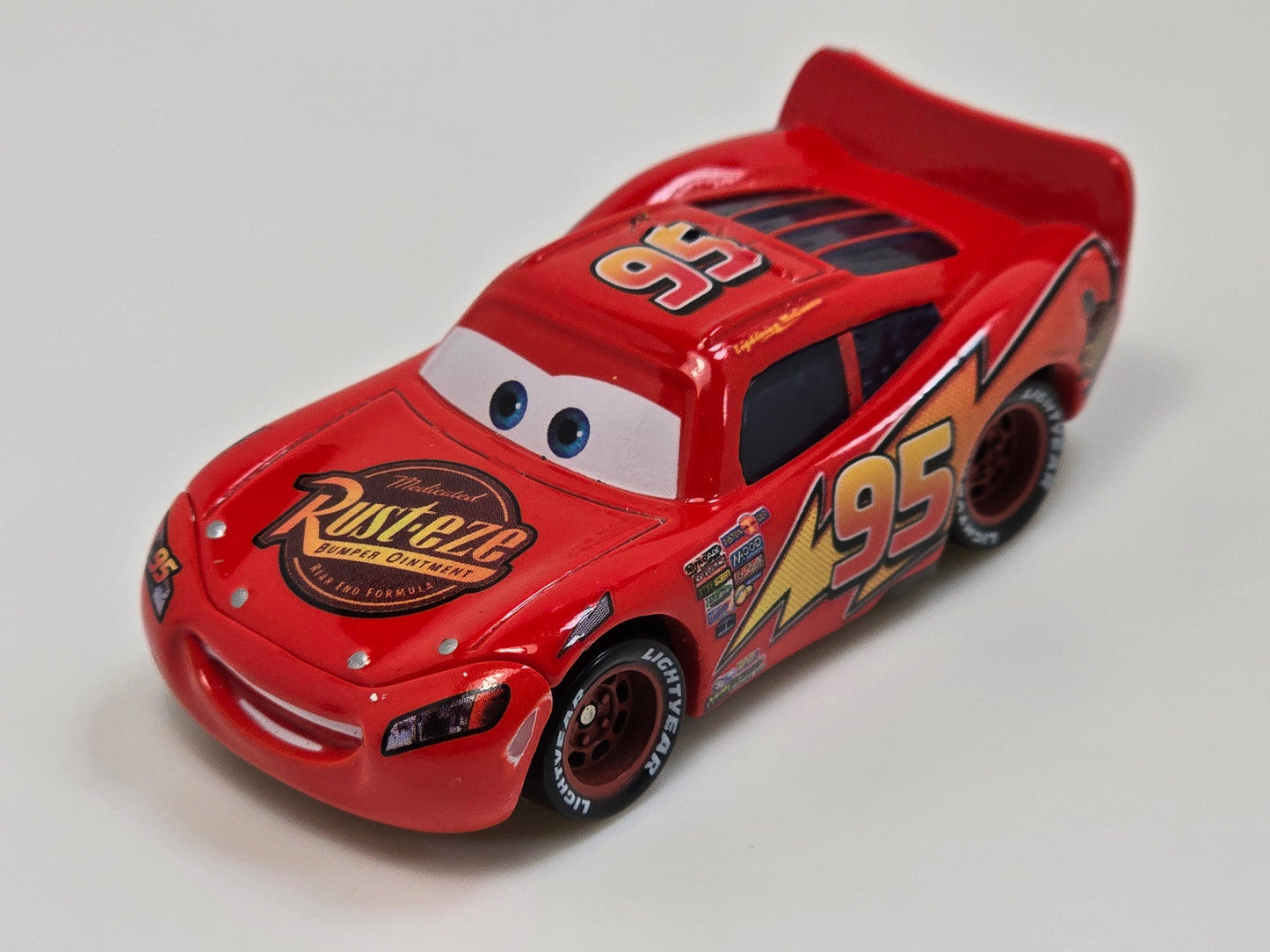 DISNEY PIXAR CARS - LIGHTNING McQUEEN  - PRE OWNED