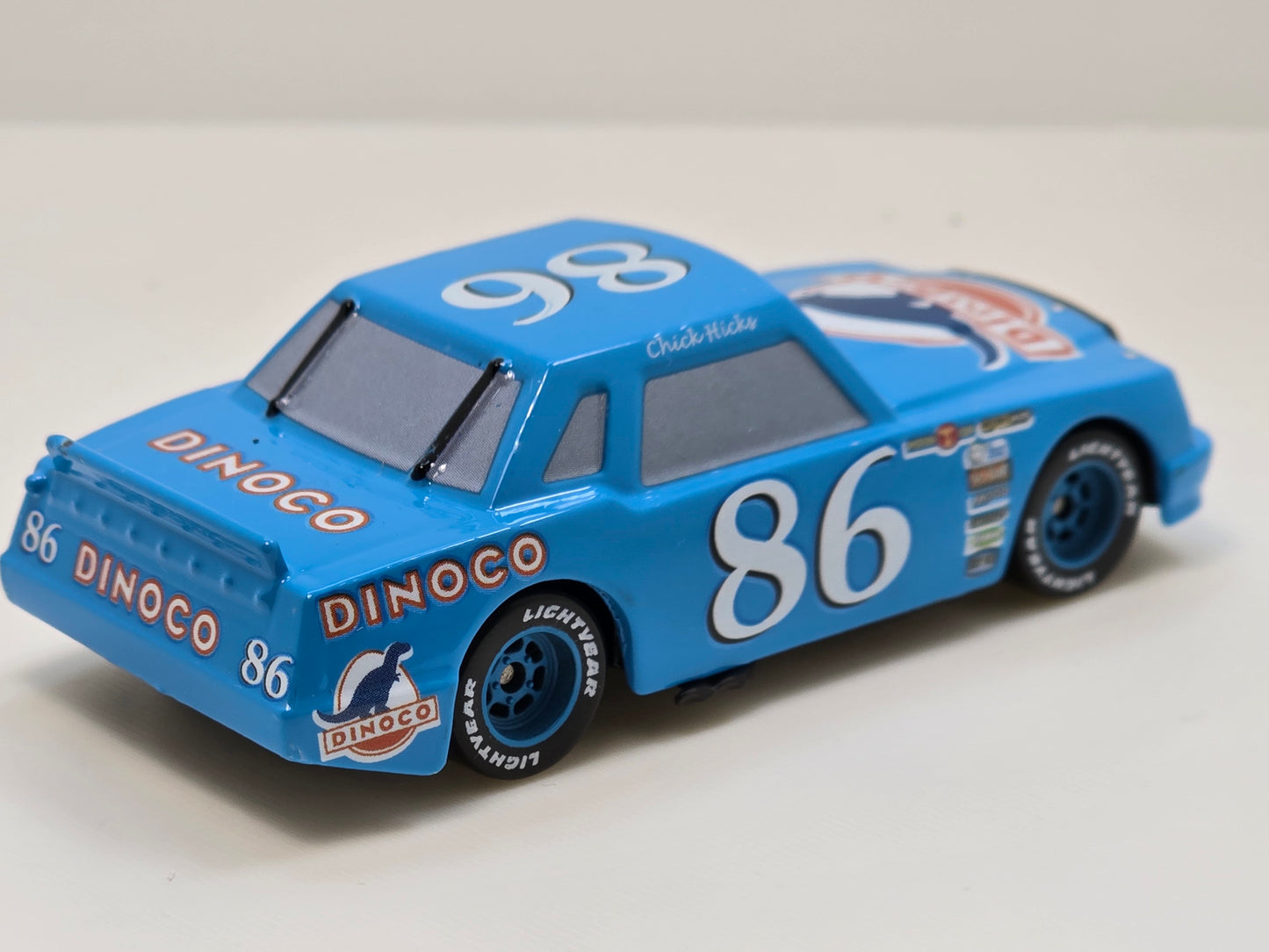 DISNEY PIXAR CARS  - DINOCO CHICK HICKS #86 - PRE OWNED