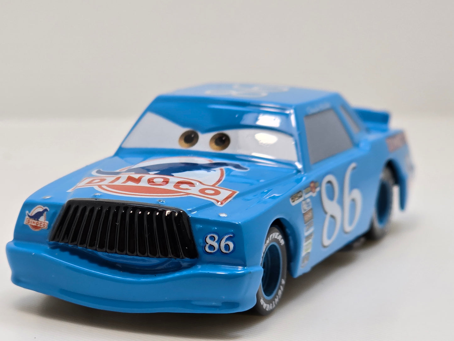 DISNEY PIXAR CARS  - DINOCO CHICK HICKS #86 - PRE OWNED