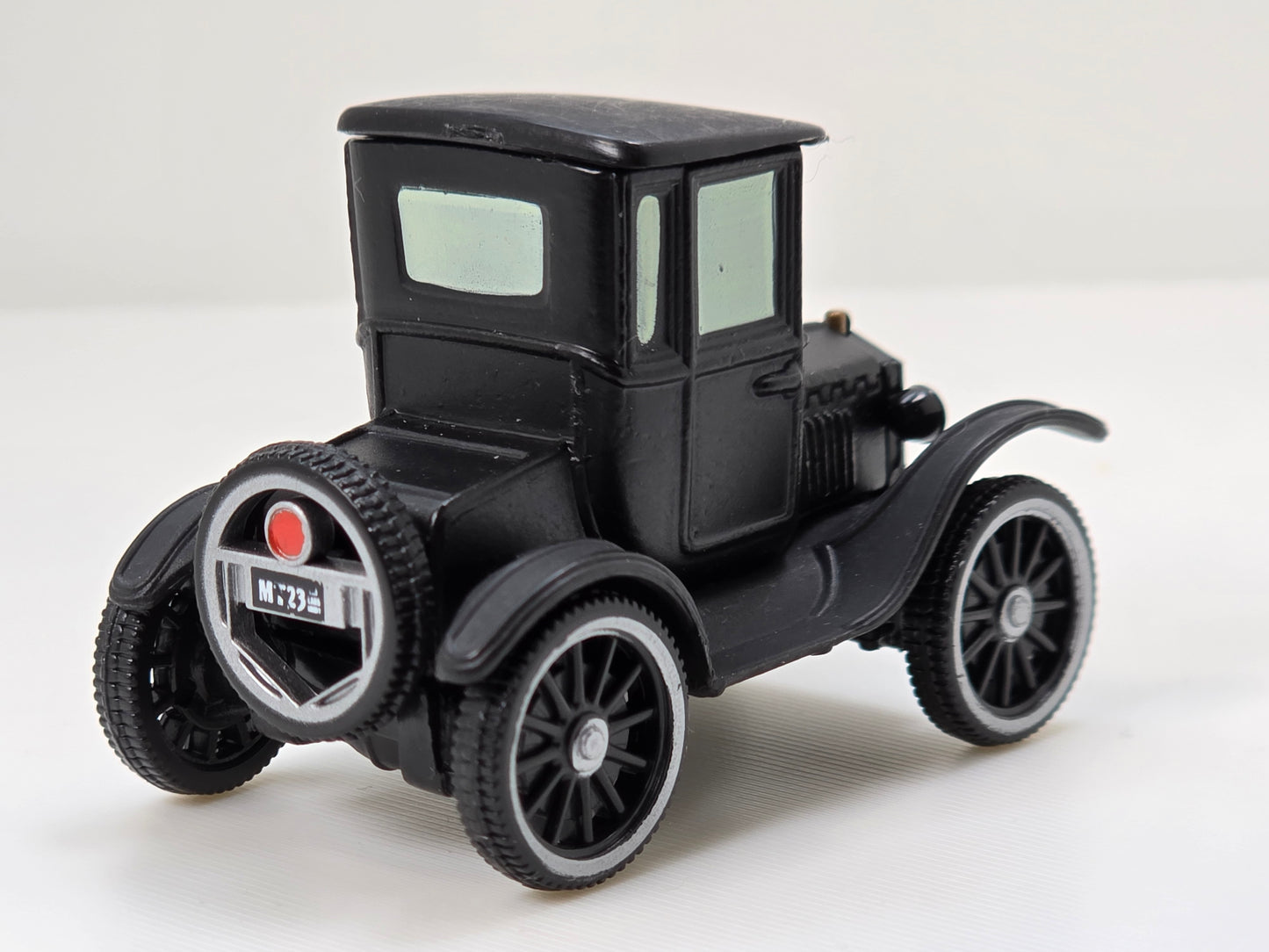 DISNEY PIXAR CARS - LIZZIE - SHOPKEEPER - PRE OWNED