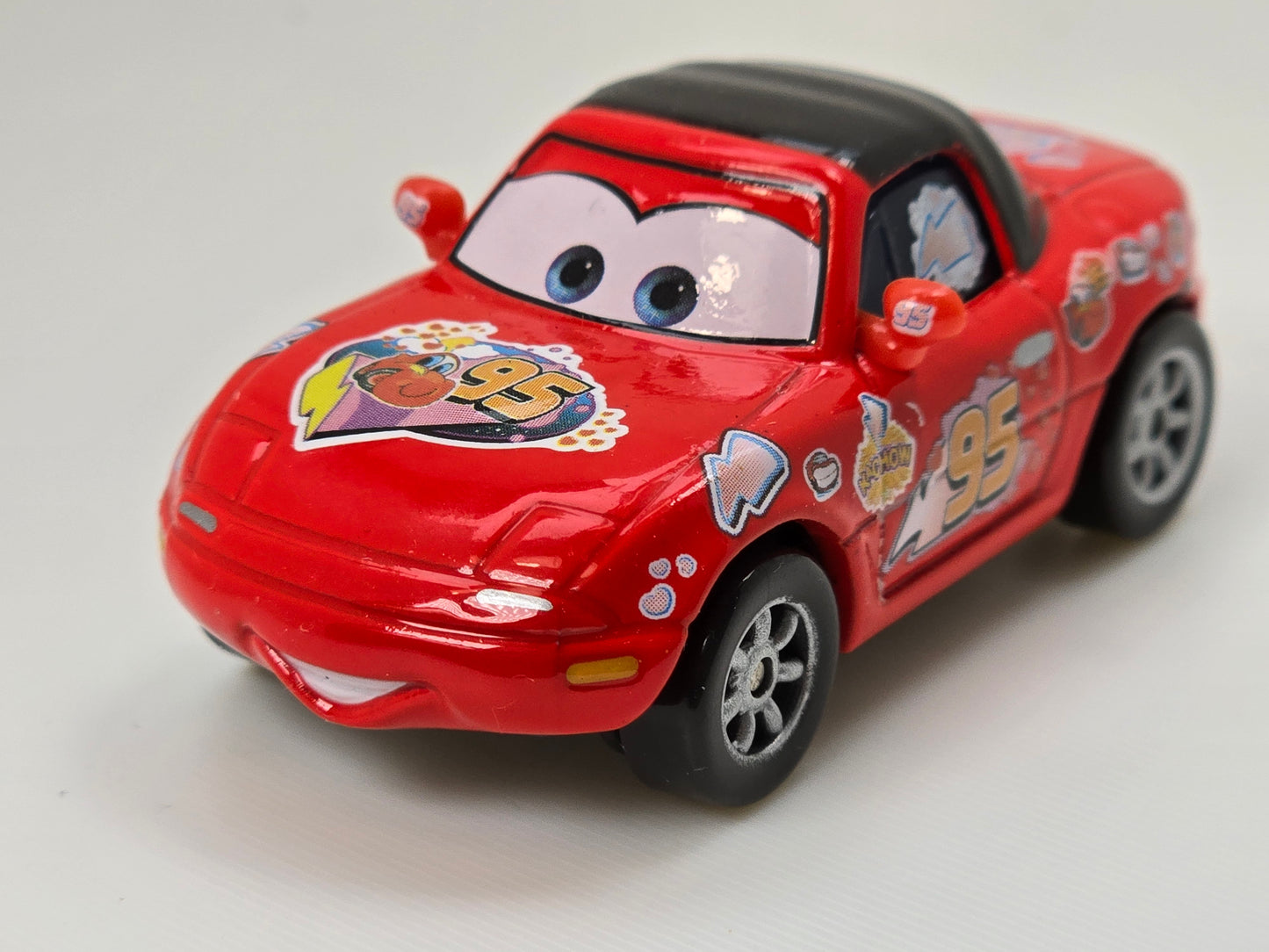 DISNEY PIXAR CARS - TIA - RACE FAN - MAZDA MIATA/MX5 - PRE OWNED