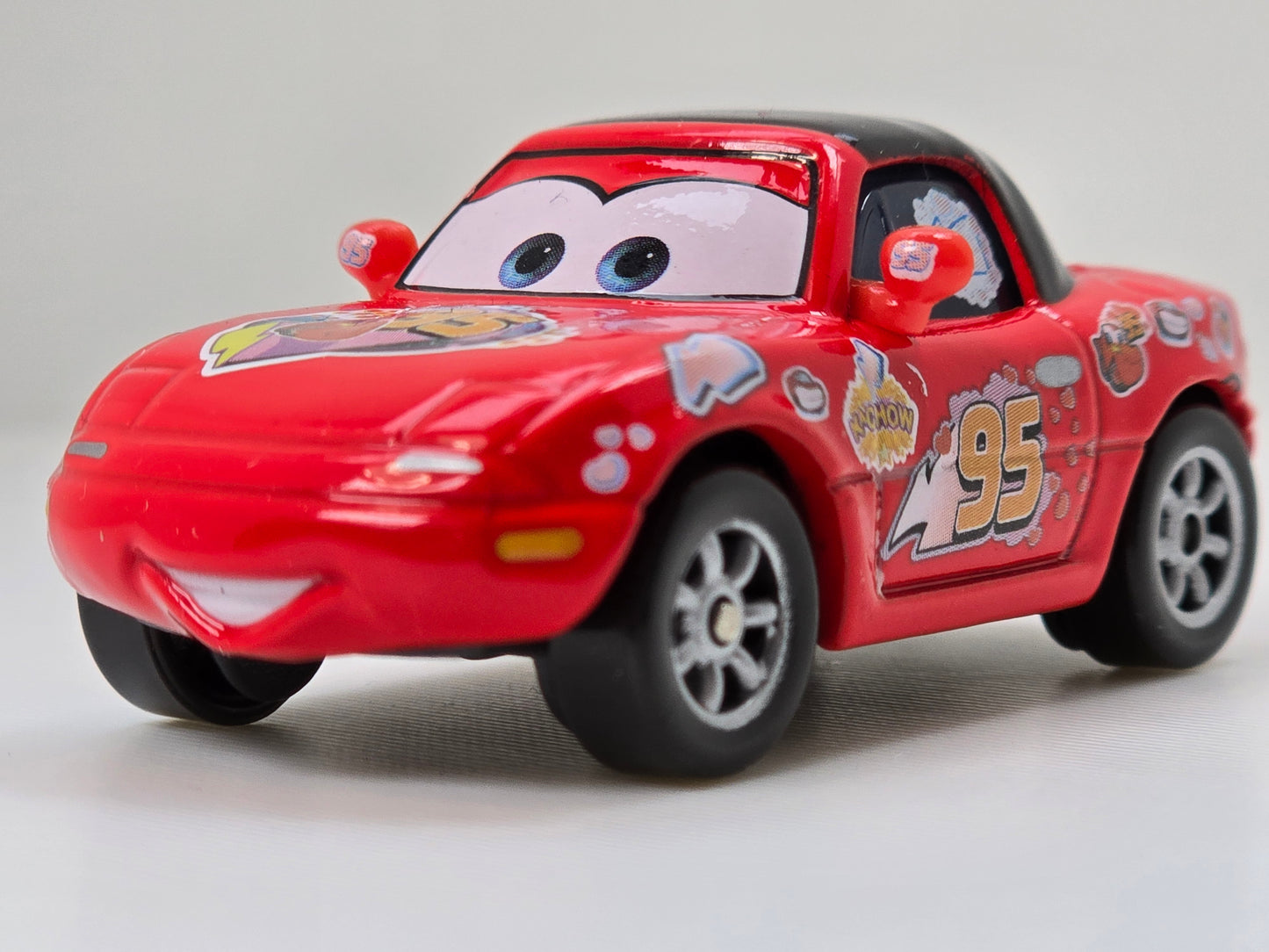 DISNEY PIXAR CARS - TIA - RACE FAN - MAZDA MIATA/MX5 - PRE OWNED