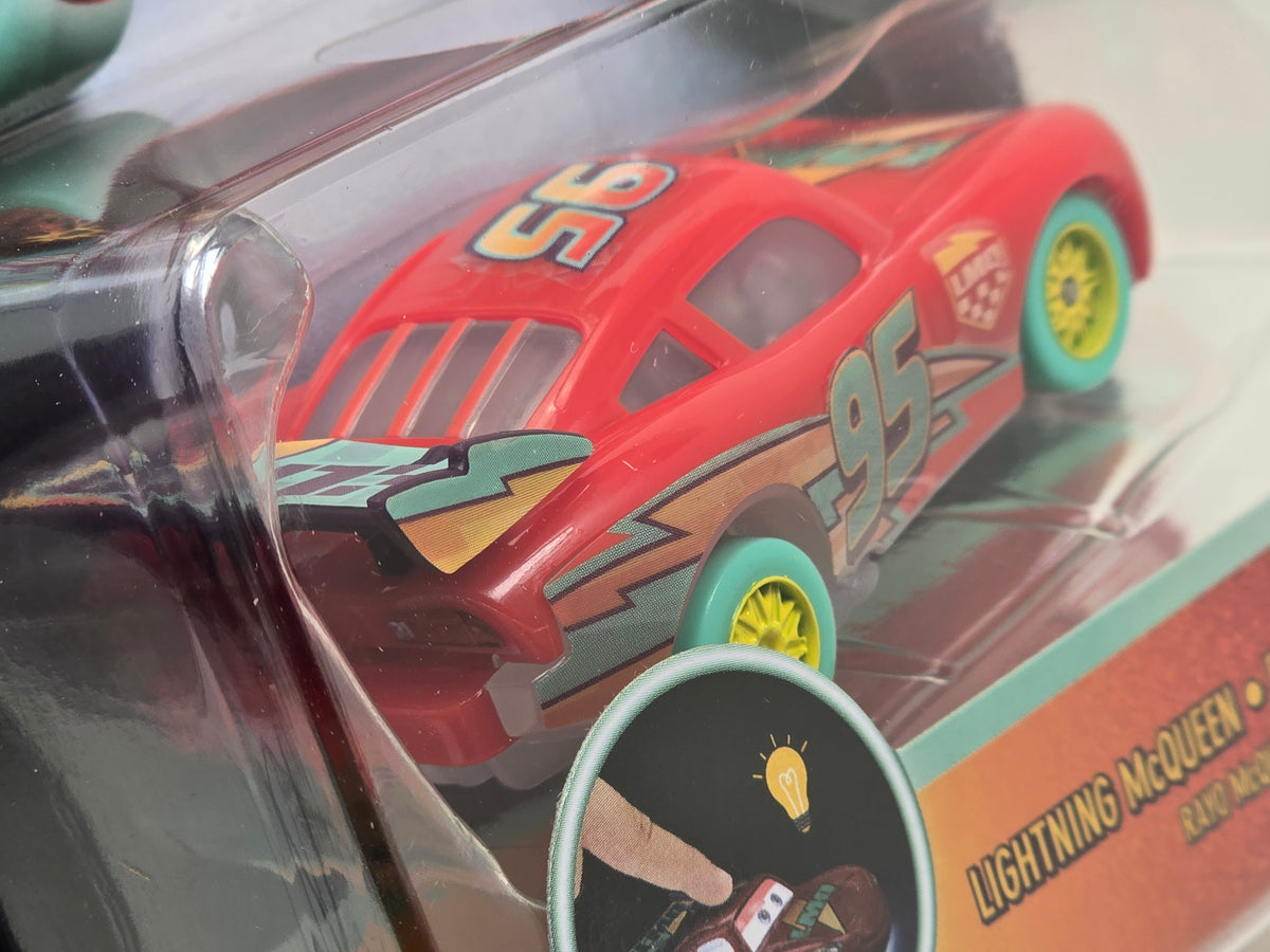 DISNEY PIXAR CARS  - RACE TO CELEBRATE - LIGHT UP - LIGHTNING MCQUEEN  - NEW