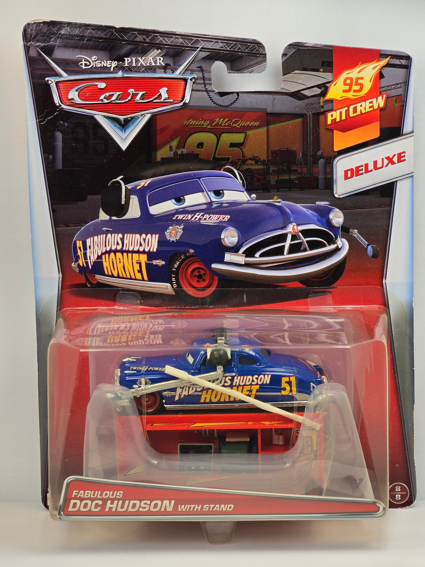 DISNEY PIXAR CARS - FABULOUS DOC HUDSON WITH CREW CHIEF STAND - DELUXE - PIT CREW