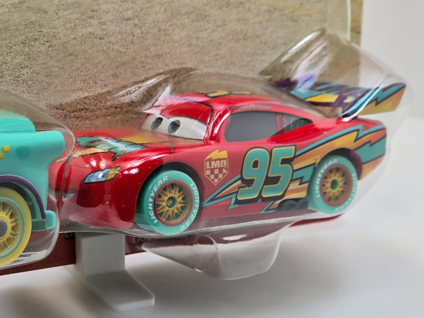 DISNEY PIXAR CARS  - RACE TO CELEBRATE - MATER & LIGHTNING McQUEEN - 2 PACK