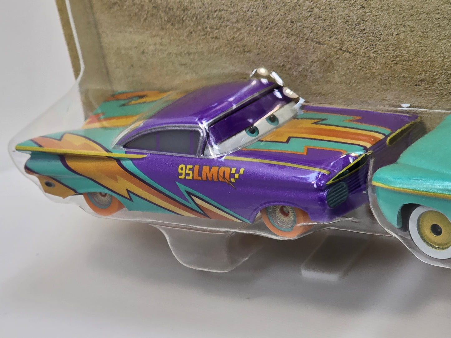 DISNEY PIXAR CARS  - RACE TO CELEBRATE - RAMONE & FLO - 2 PACK