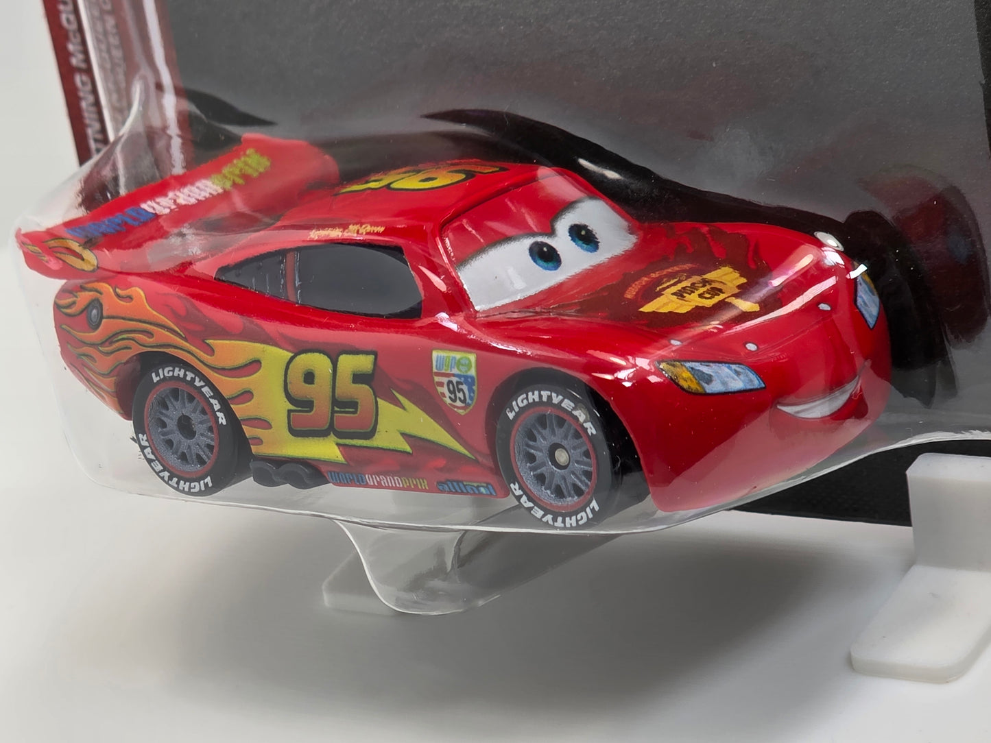DISNEY PIXAR CARS - LIGHTNING MCQUEEN WITH RACING WHEELS
