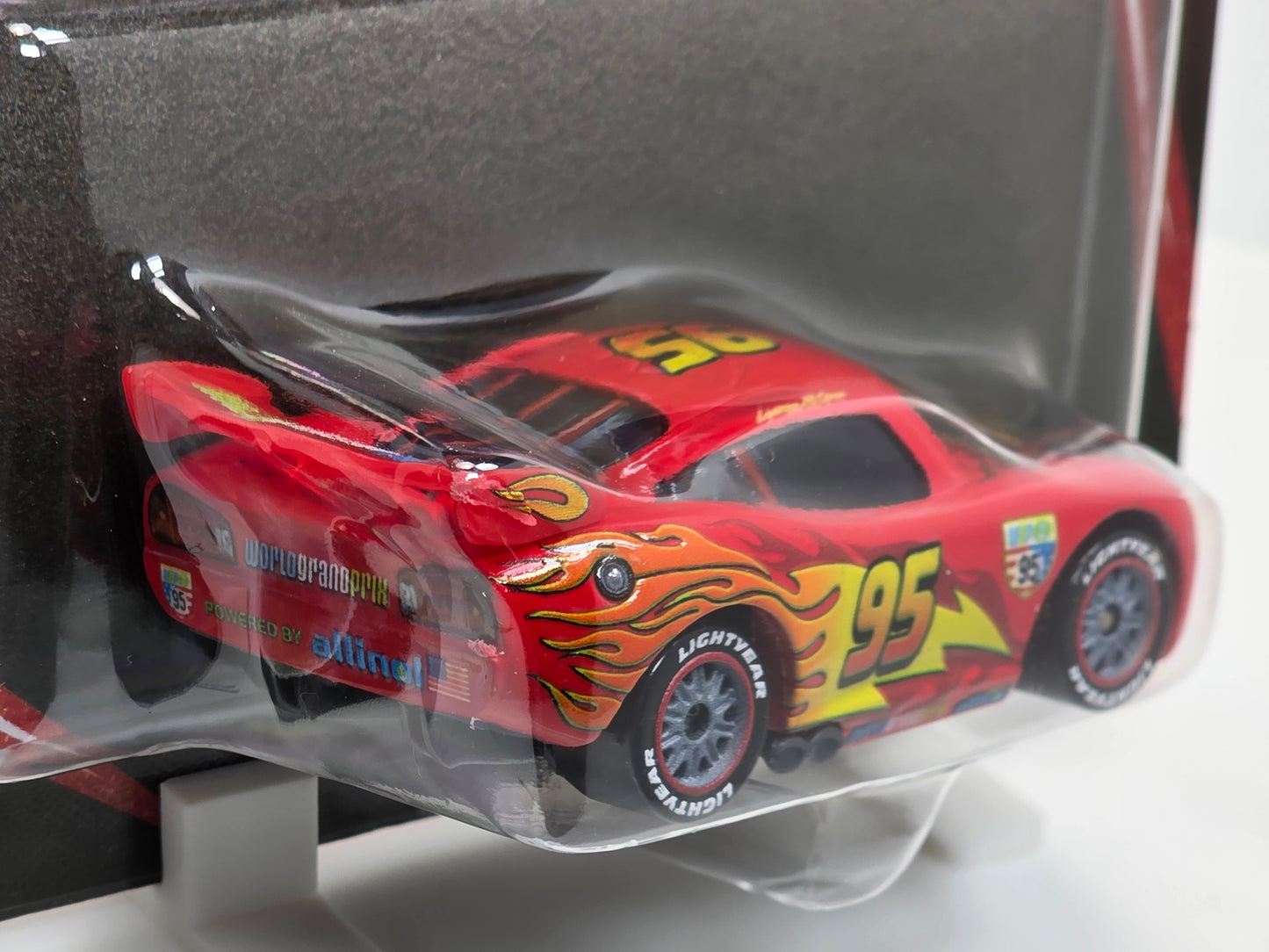 DISNEY PIXAR CARS - LIGHTNING MCQUEEN WITH RACING WHEELS