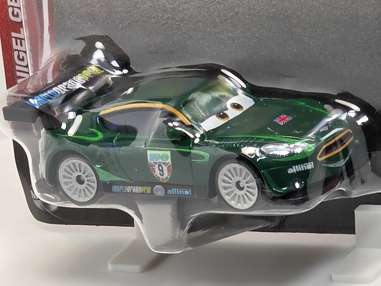 DISNEY PIXAR CARS 2 - NIGEL GEARSLEY ASTON MARTIN DBR9 - WGP