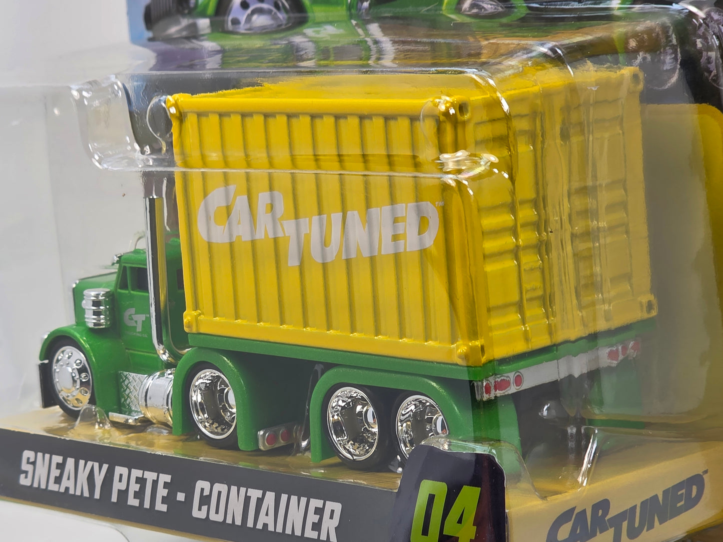 CAR TUNED RIGS SERIES 2 - SNEAKY PETE - GREEN with YELLOW CONTAINER #04