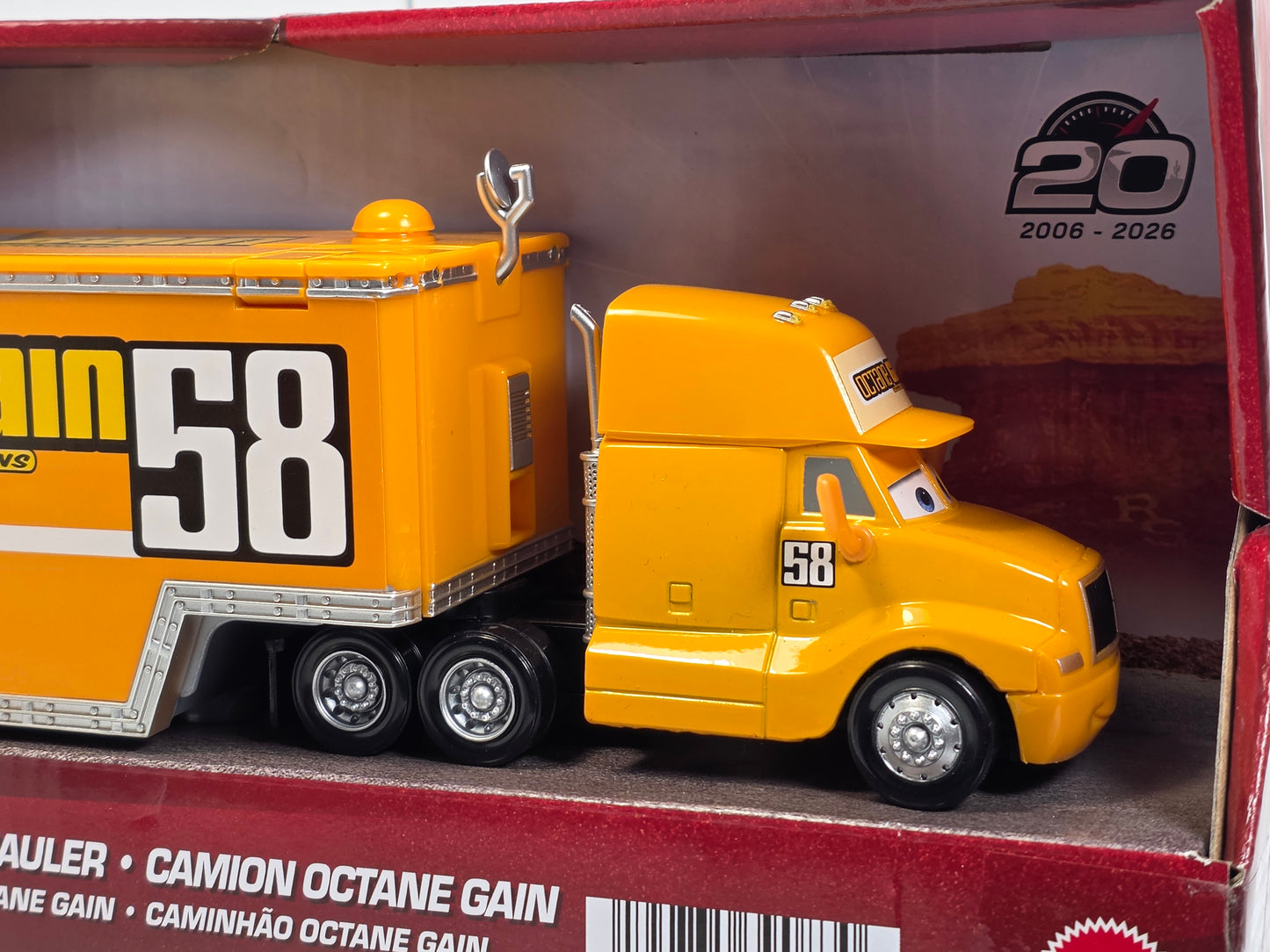 DISNEY PIXAR CARS - OCTANE GAIN HAULER - 20th ANNIVERSARY