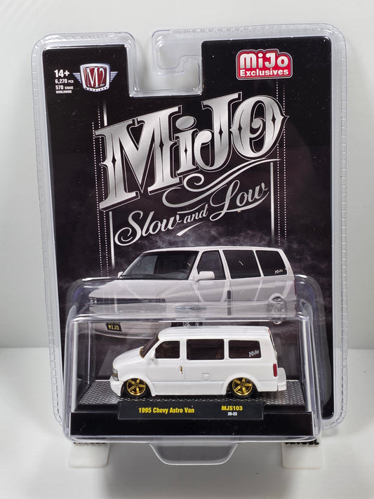 M2 MACHINES - MiJo SLOW AND LOW - 1995 CHEVY ASTRO VAN - WHITE - CHASE MJS103