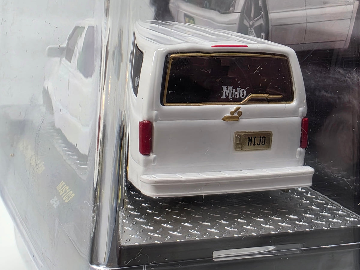M2 MACHINES - MiJo SLOW AND LOW - 1995 CHEVY ASTRO VAN - WHITE - CHASE MJS103
