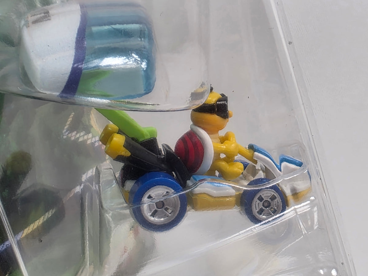 HOT WHEELS MARIO KART - LAKITU - STANDARD KART - PARAFOIL - NEW