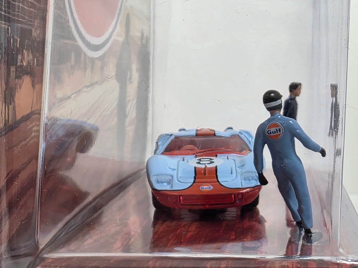 M2 AUTO FIGS DIORAMA - GULF 1966 FORD GT40 MK2 - CHASE - NEW