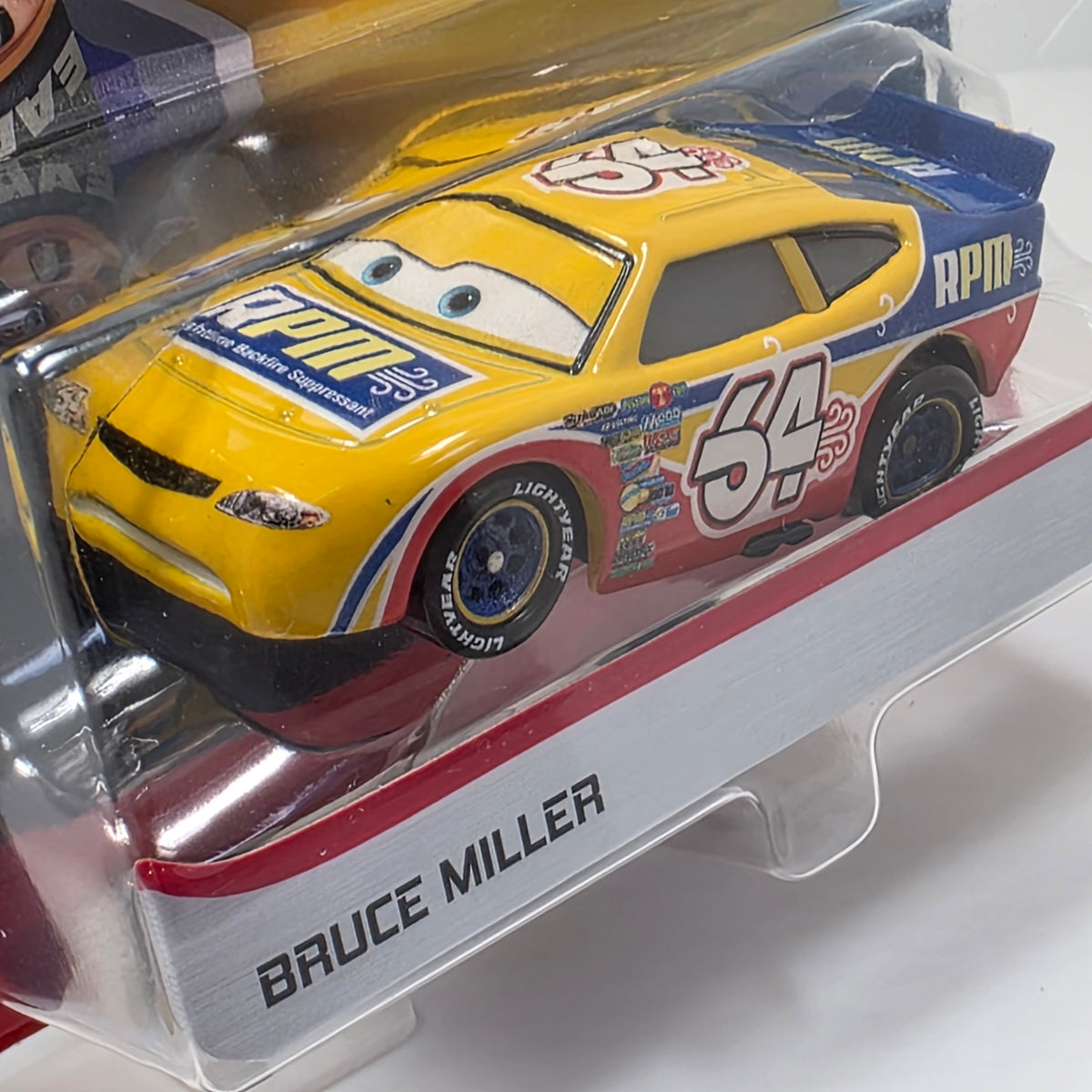 DISNEY PIXAR CARS - BRUCE MILLER RPM #64 - DINOCO 400 - 2019 NEW