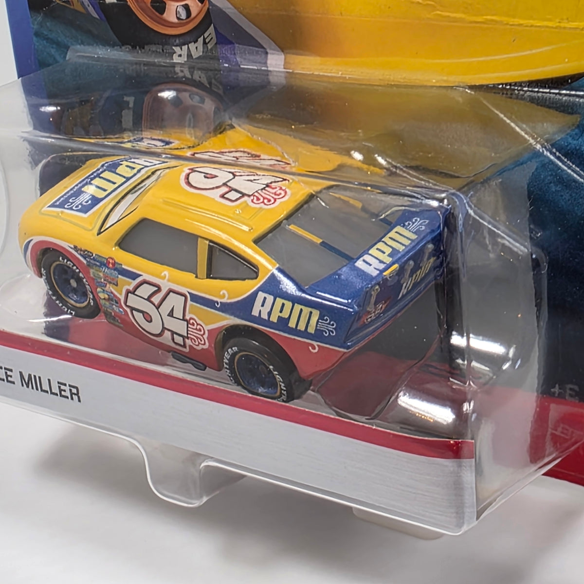 DISNEY PIXAR CARS - BRUCE MILLER RPM #64 - DINOCO 400 - 2019 NEW