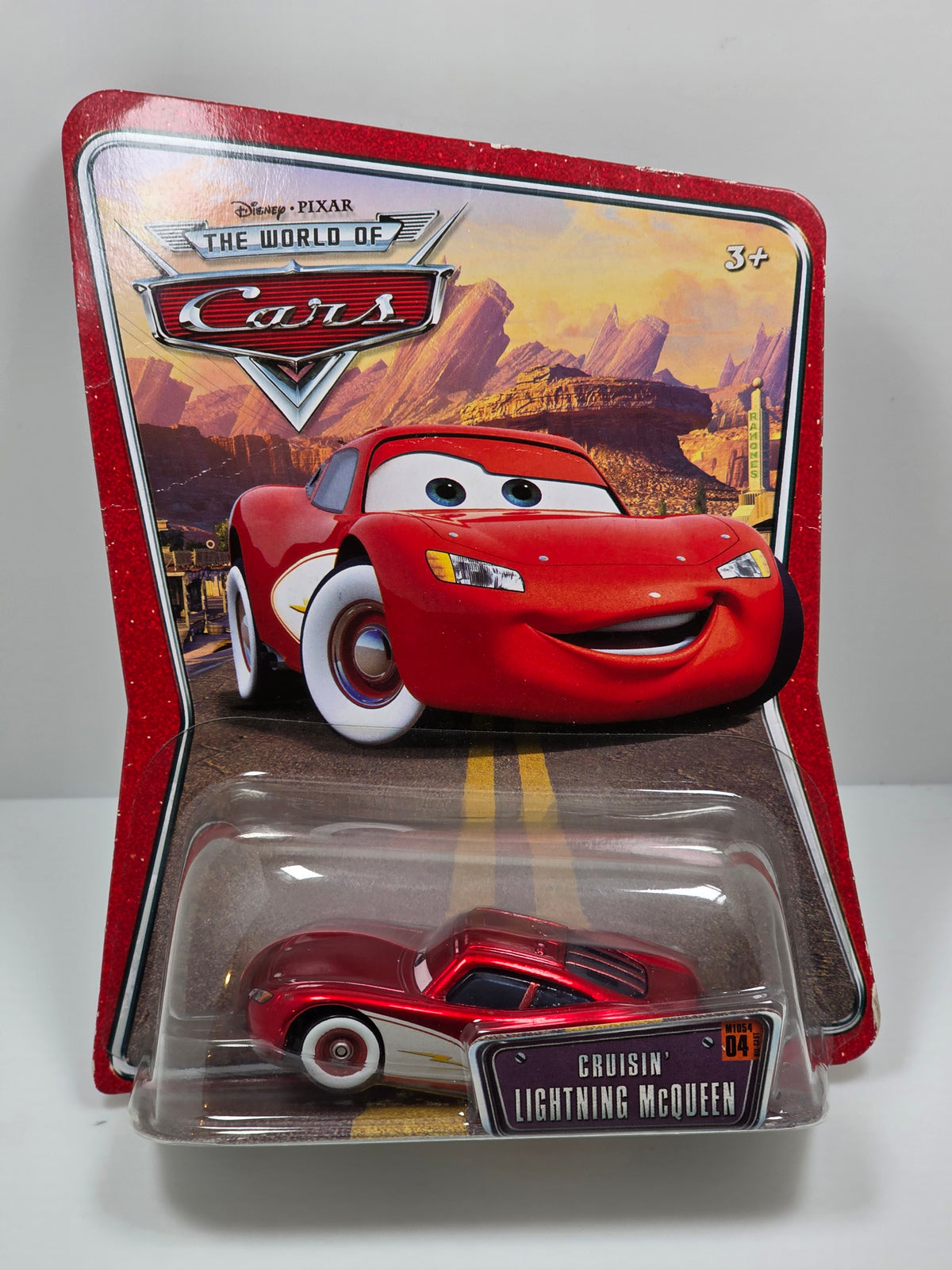 DISNEY PIXAR CARS - THE WORLD OF CARS - CRUISIN' LIGHTNING MCQUEEN - 2008 - NEW