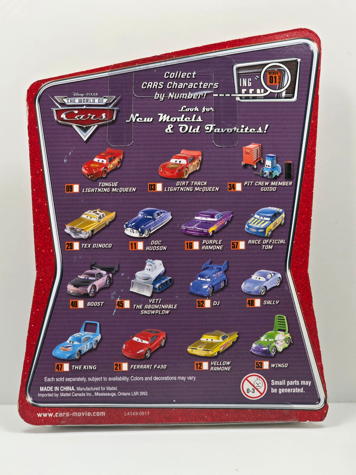 DISNEY PIXAR CARS - THE WORLD OF CARS - DIRT TRACK LIGHTNING MCQUEEN - 2008 - NEW