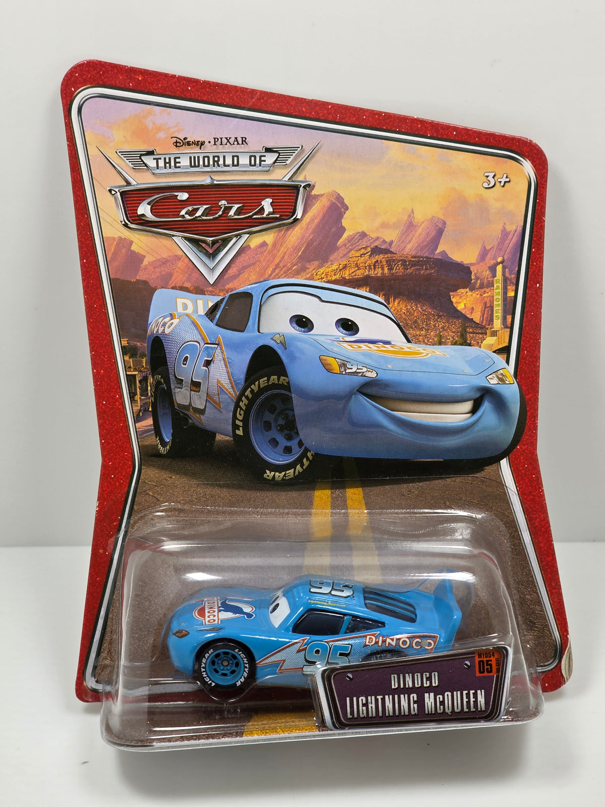 DISNEY PIXAR CARS - THE WORLD OF CARS - DINOCO LIGHTNING MCQUEEN - 2008 - NEW