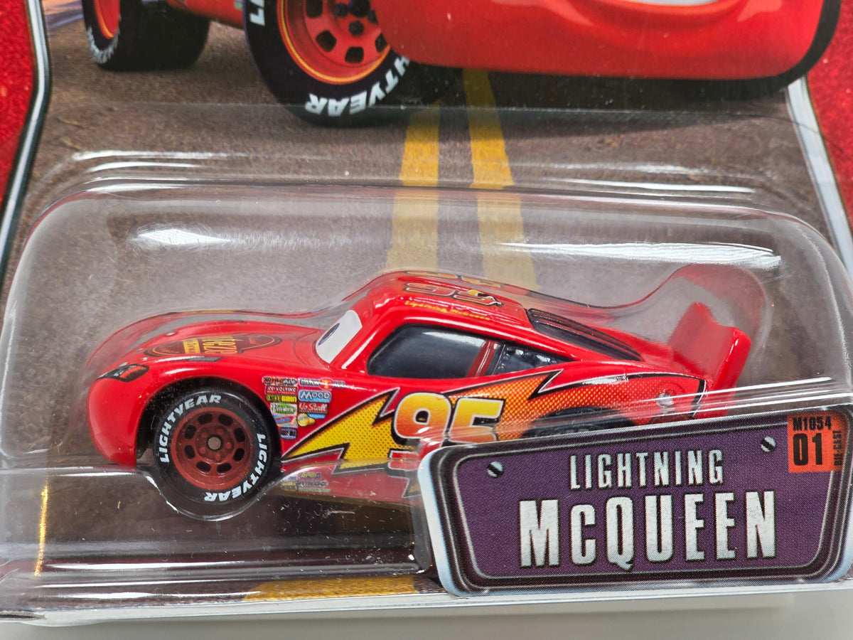 DISNEY PIXAR CARS - THE WORLD OF CARS - LIGHTNING MCQUEEN - 2008 - NEW