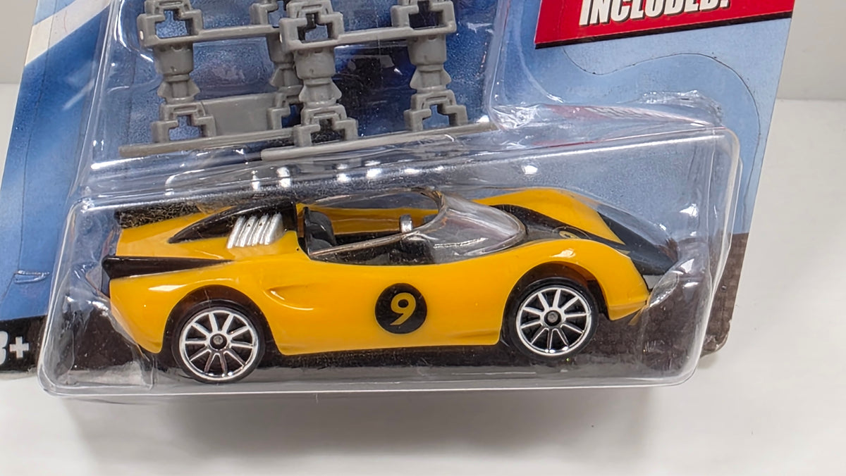HOT WHEELS - SPEED RACER - RACER X #9 STREET CAR JUMP JACKS - M5919 2008 - NEW