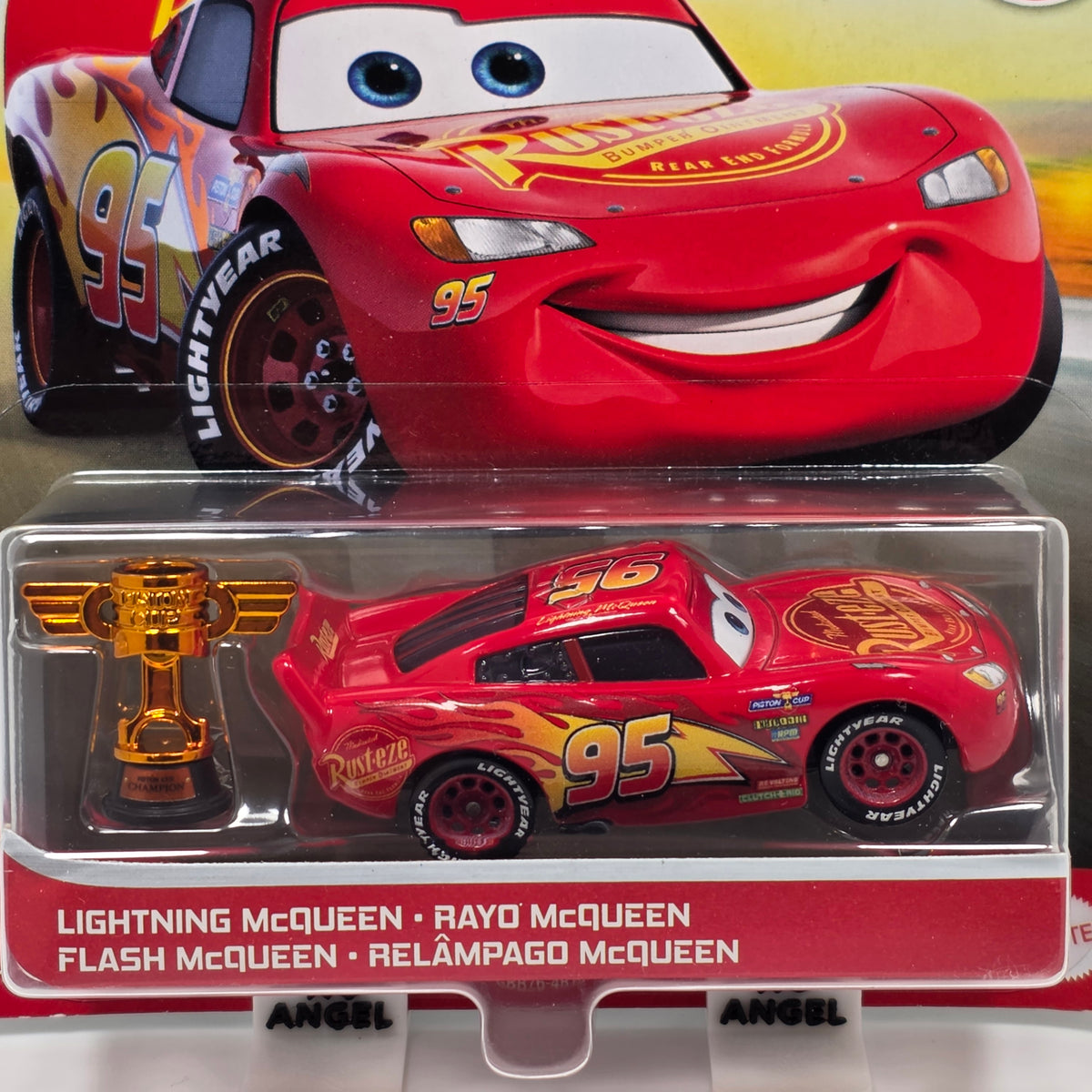 DISNEY PIXAR CARS - LIGHTNING MCQUEEN WITH PISTON CUP - 2021 - NEW