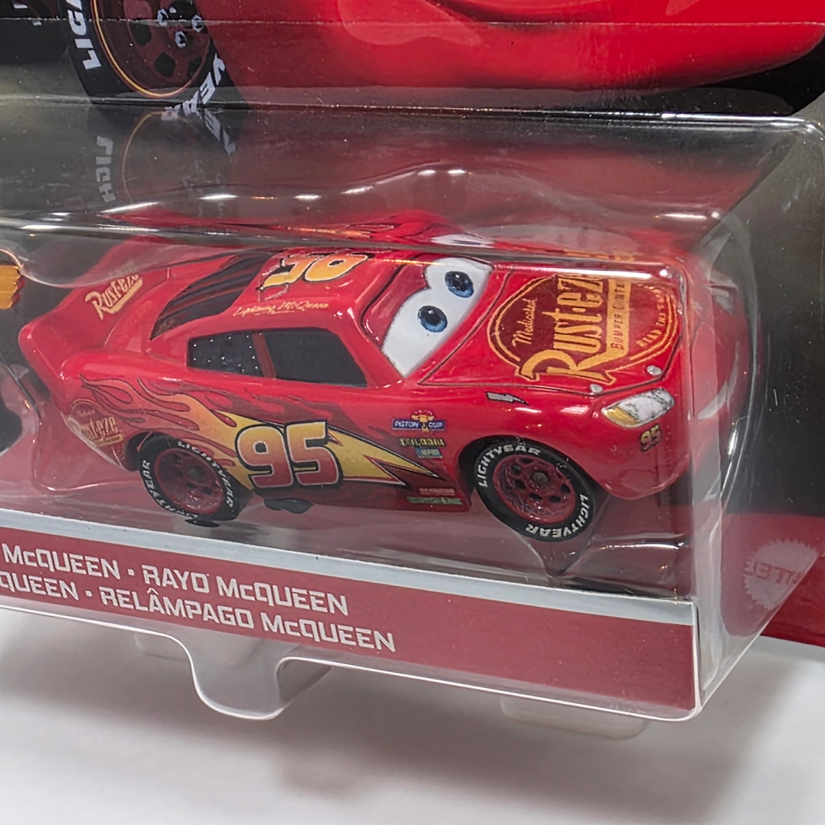 DISNEY PIXAR CARS - LIGHTNING MCQUEEN WITH PISTON CUP - 2021 - NEW